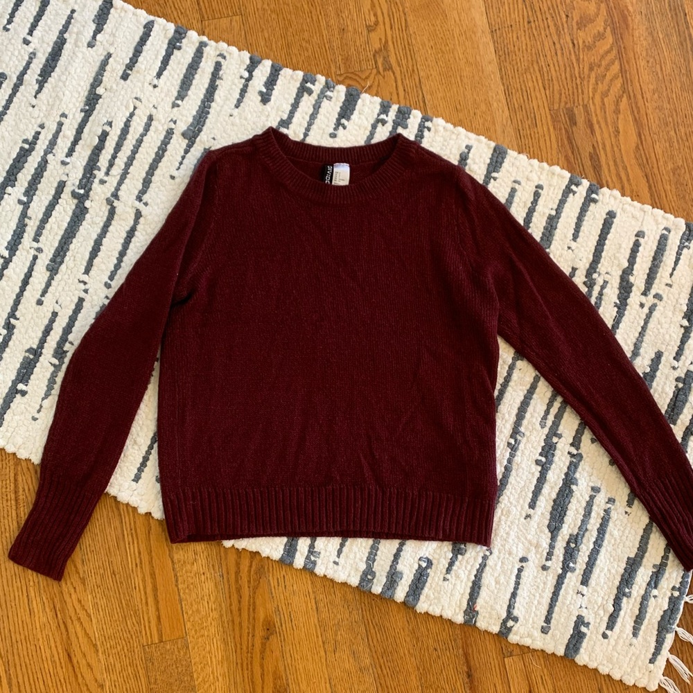H&M burgundy crew neck sweater